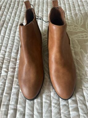 Express women's Tan Chukka Boots - Classic Slip-On Ankle